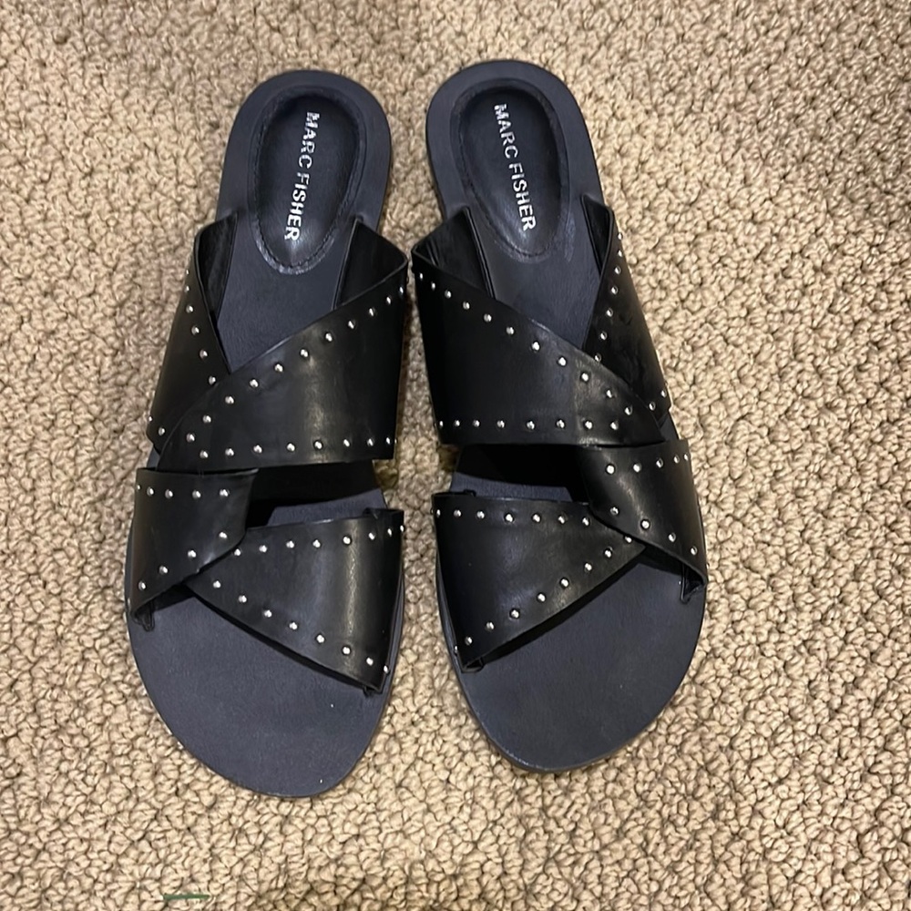 Basically NEW Marc Fisher Sandals